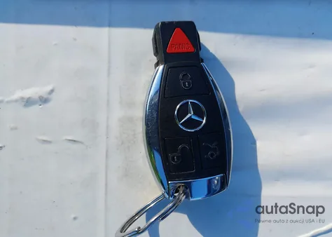 2015 Mercedes-Benz E 250 Bluetec из США, поврежденный, VIN WDDHF0EB4FB113951